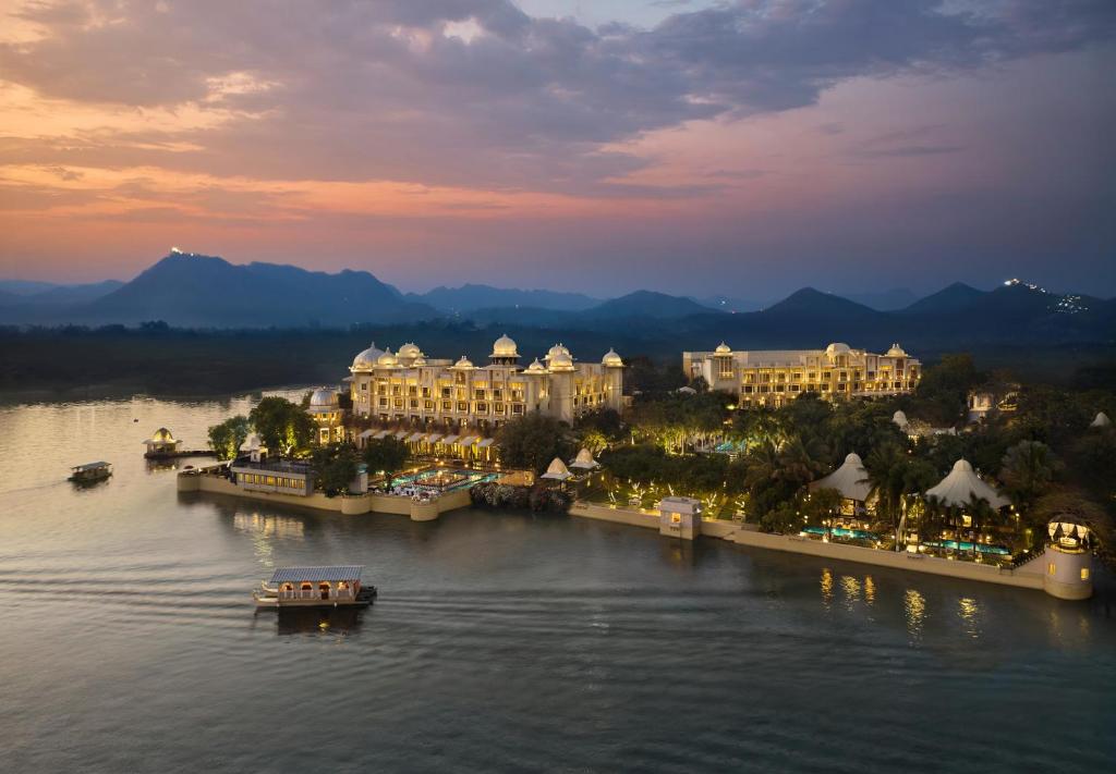 Full Consumer Court Order — SN v. Schloss Udaipur Private Limited